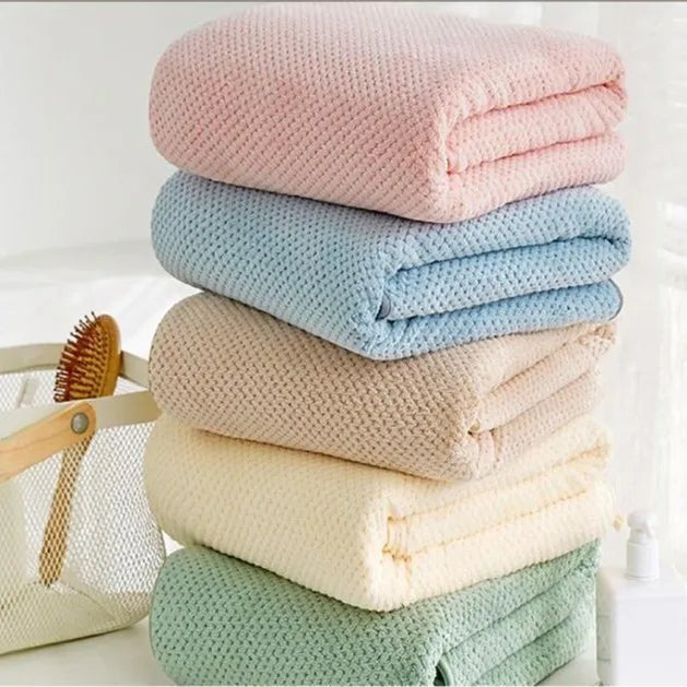 Microfiber Enlarged Thickened Coral Fleece Bath Towel Quick Drying No Shedding Beauty Salon Bed Towel for Adults Home Use